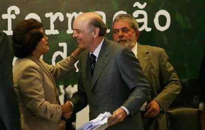 Pesquisa CNT/Sensus aponta empate técnico entre José Serra e Dilma Rousseff na corrida presidencial de 2010