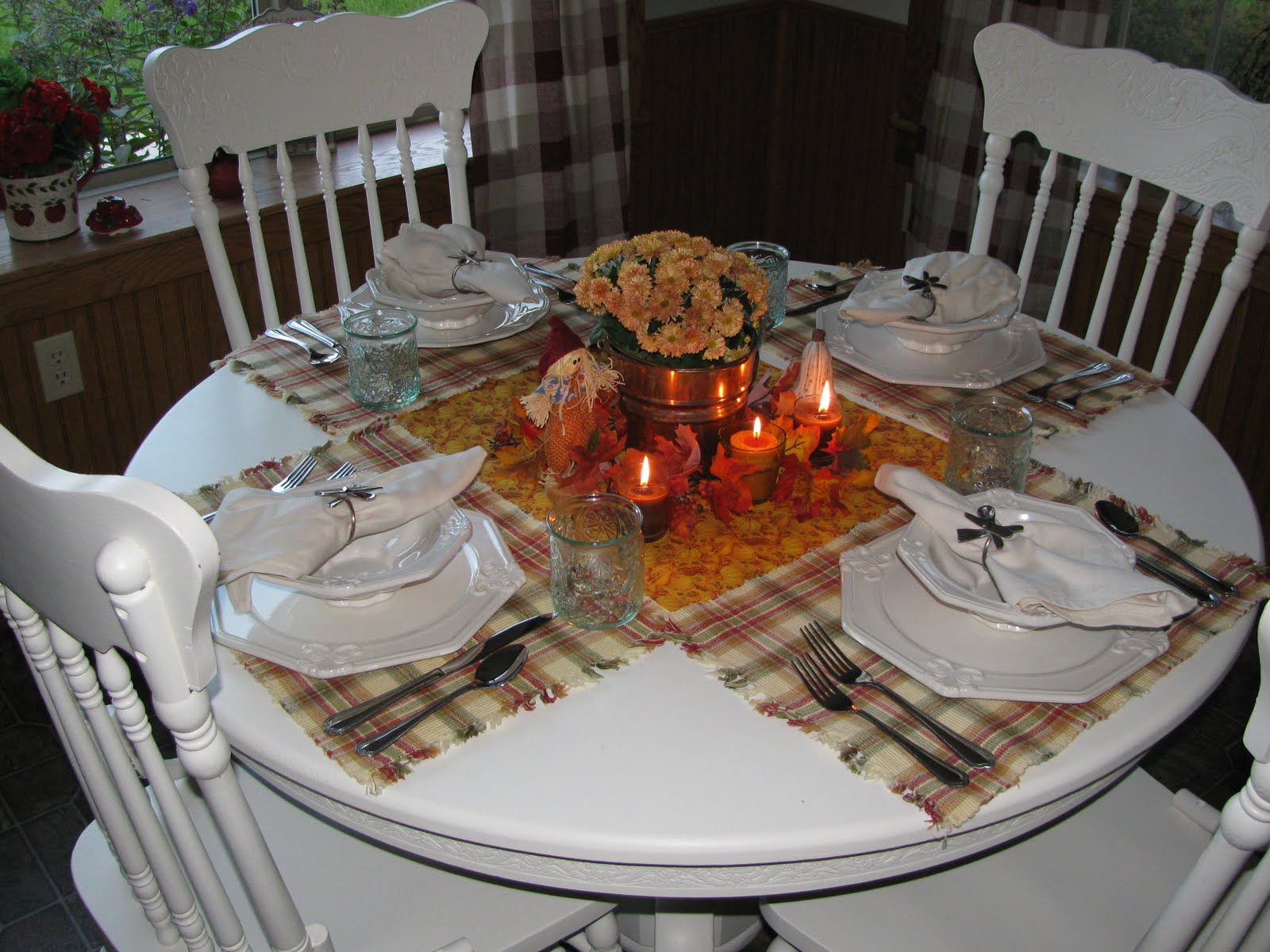 [autumn+tables+014.JPG]