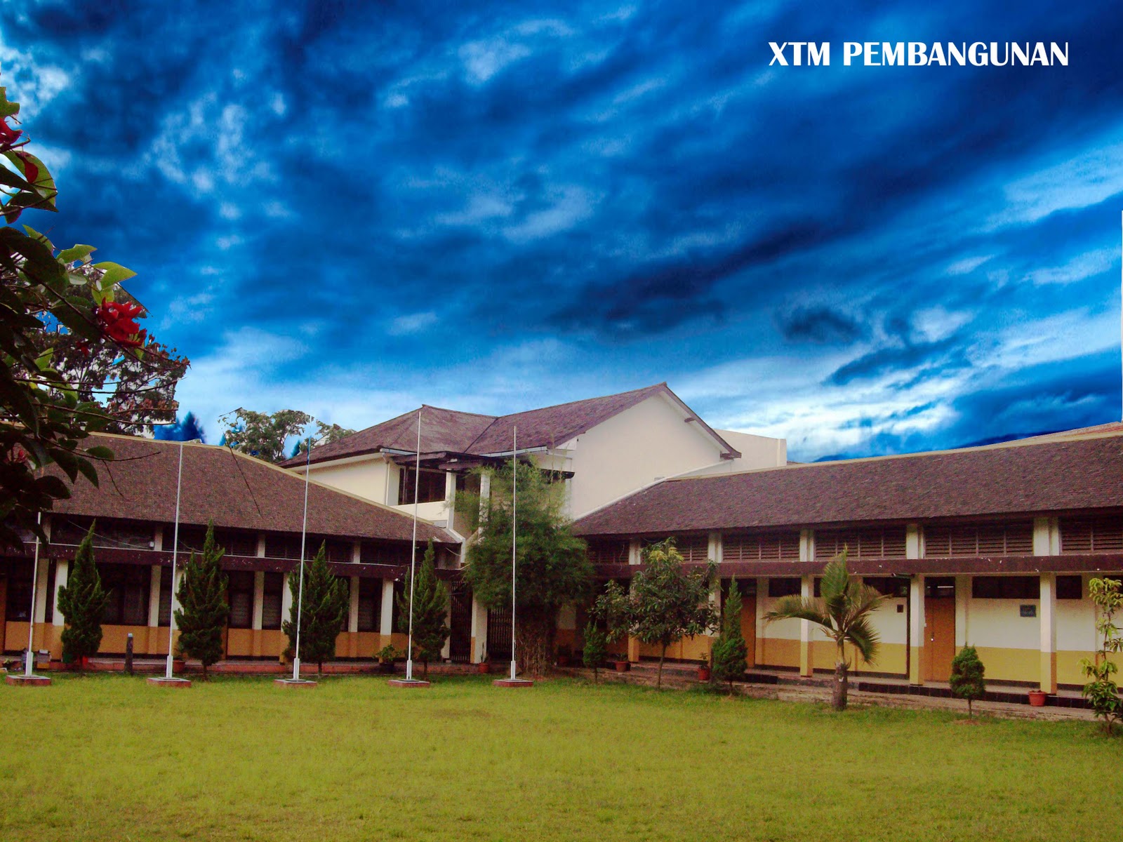 VICKY ACHMAD , i wanna be a light: about SMKN 1 CIMAHI