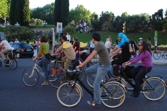 Participa en el Día de la bicicleta de Madrid 2012 con CADENA 100