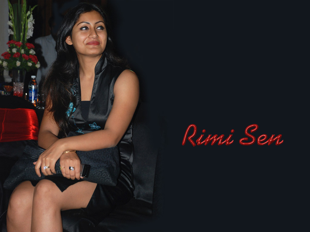 Actress Rimi Sen Hot Wallpapers Pictures Rimi Sen Images