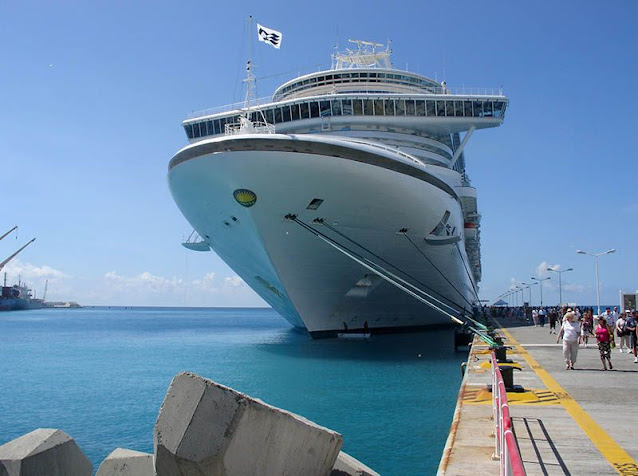 Navire de Princess amarré à Philipsburg, St Maarten