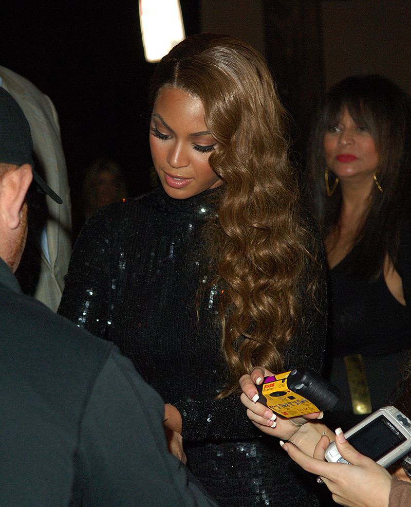 [beyonceautograph1.jpg]