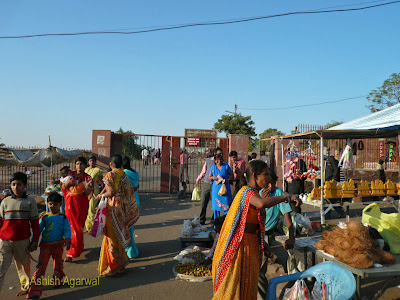 Crowd at the gate of the Shiva temple at Bhojpur in Madhya Pradesh