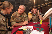 Il Gen. C.A. VALOTTO, presso Villaggio Italia,assiste alle trasmissioni di Radio West