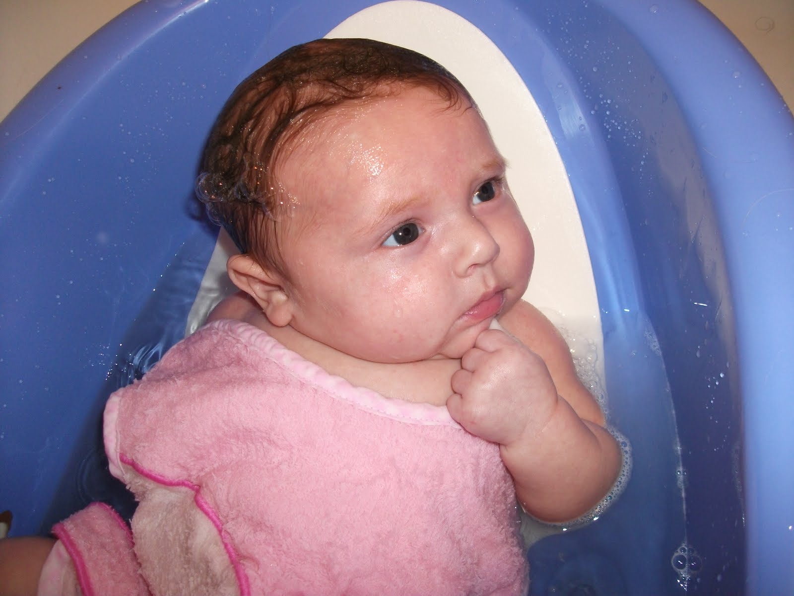 New Age Mama 4 Moms Cleanwater Infant Tub Review