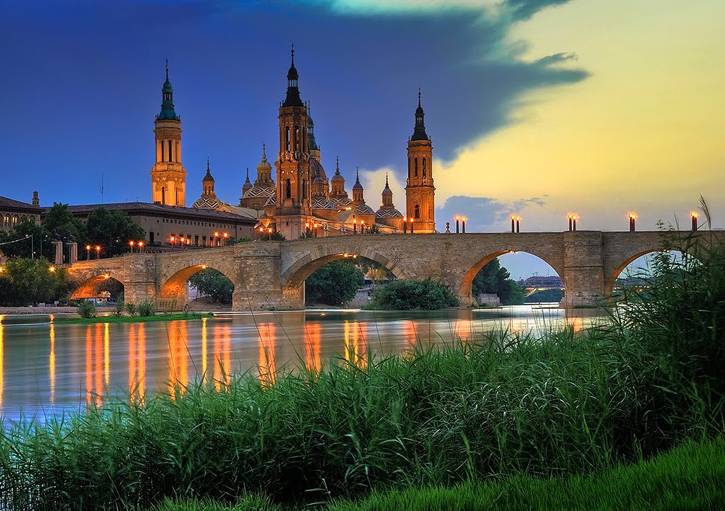 [Basilica_del_Pilar-sunset.jpg]