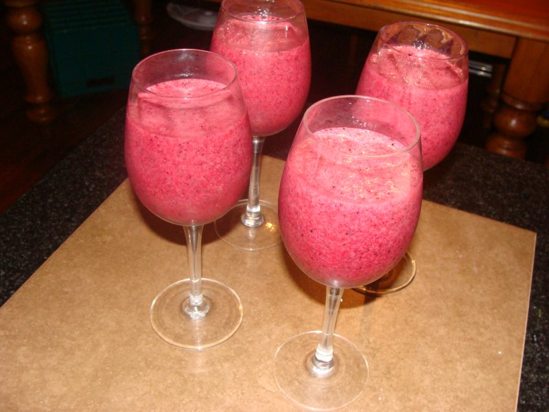 [berry+drink.jpg]