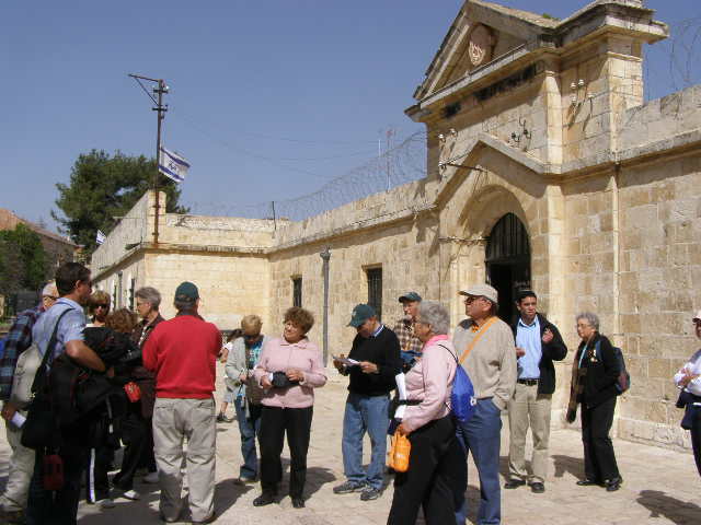 [Unergriund+Prison.JPG]