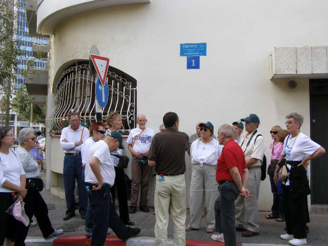 [Neve+Zedek+P2140002.JPG]