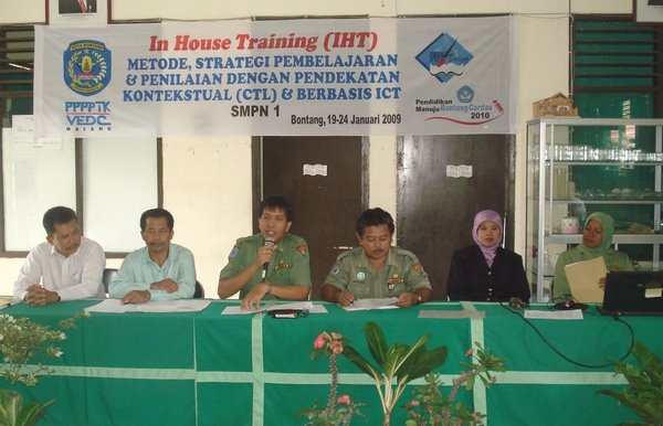 Pembukaan IHT di SMPN I Bontang