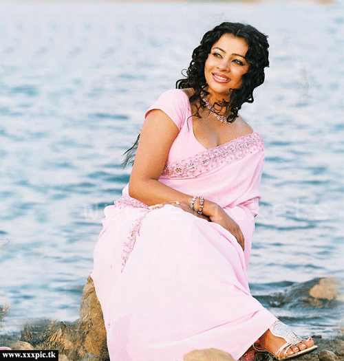 [Kanchana_Mendisz_17.gif]