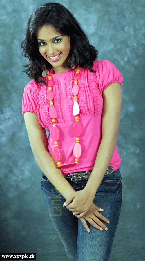 [Kishani_Alanki_Perera_21.gif]