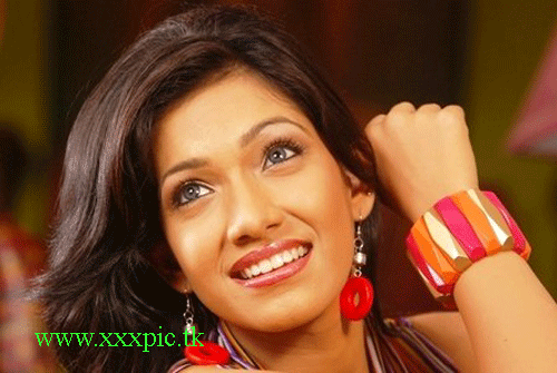 [Nehara_Peiris_1.gif]