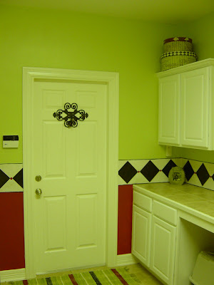Stuff I Painted: My funky laundry room