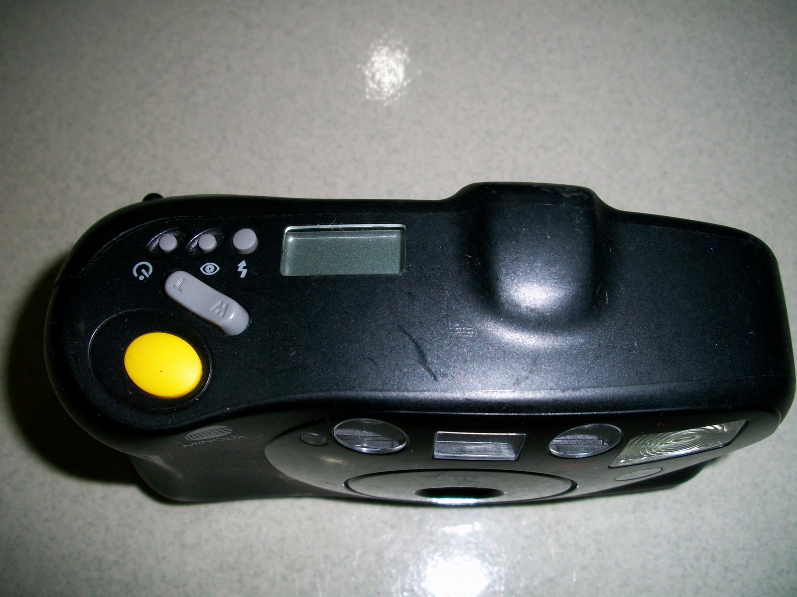 collectible items: Preowned Minolta Riva Pico camera