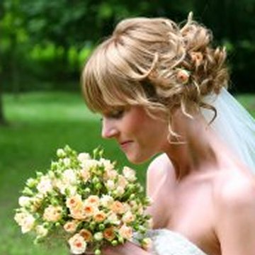 Wedding hairstyles for short hair are easy to style and the individual