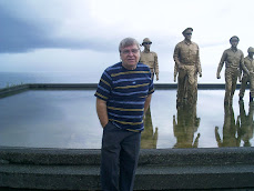 General Mc Arthur n yours truly in Tacloban