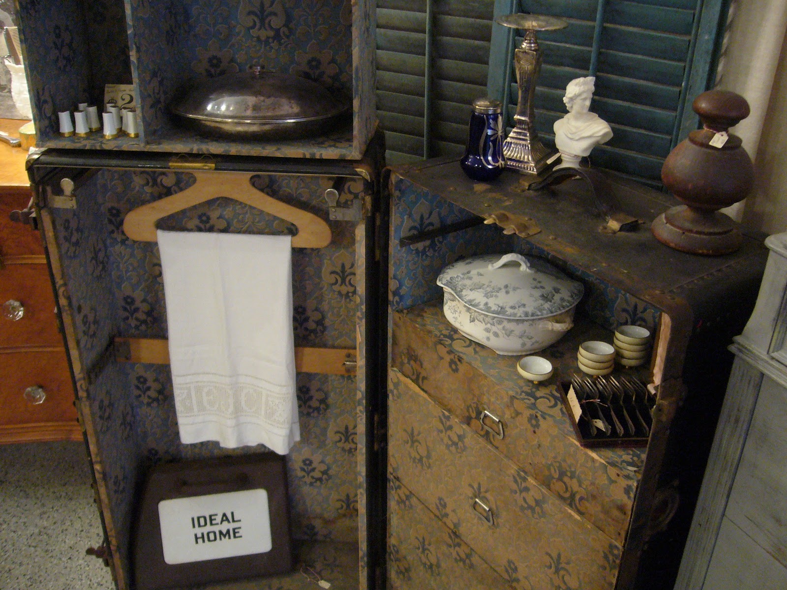 LuckEmporiumy Day Steamer Trunk China Closet