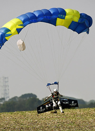 [jetman-touchdown_56747a.jpg]