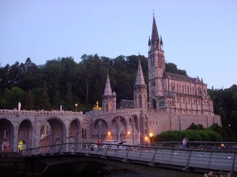 Capvespre a Lourdes