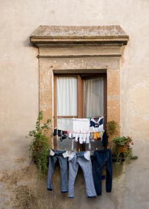 [TuscanLaundry.jpg]