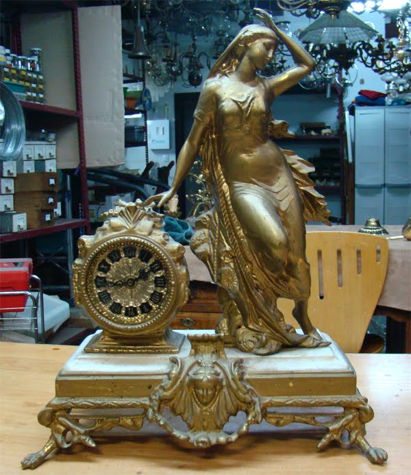Lamparas Cebria: Ejemplo de restauración: Reloj de bronce con figura de