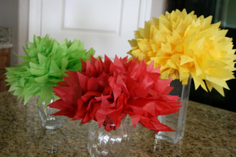 A Little Great A Little Party Idea... Pom Pom Centerpieces