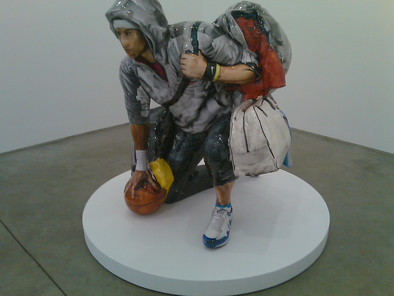 random gallery, cool sculptures.