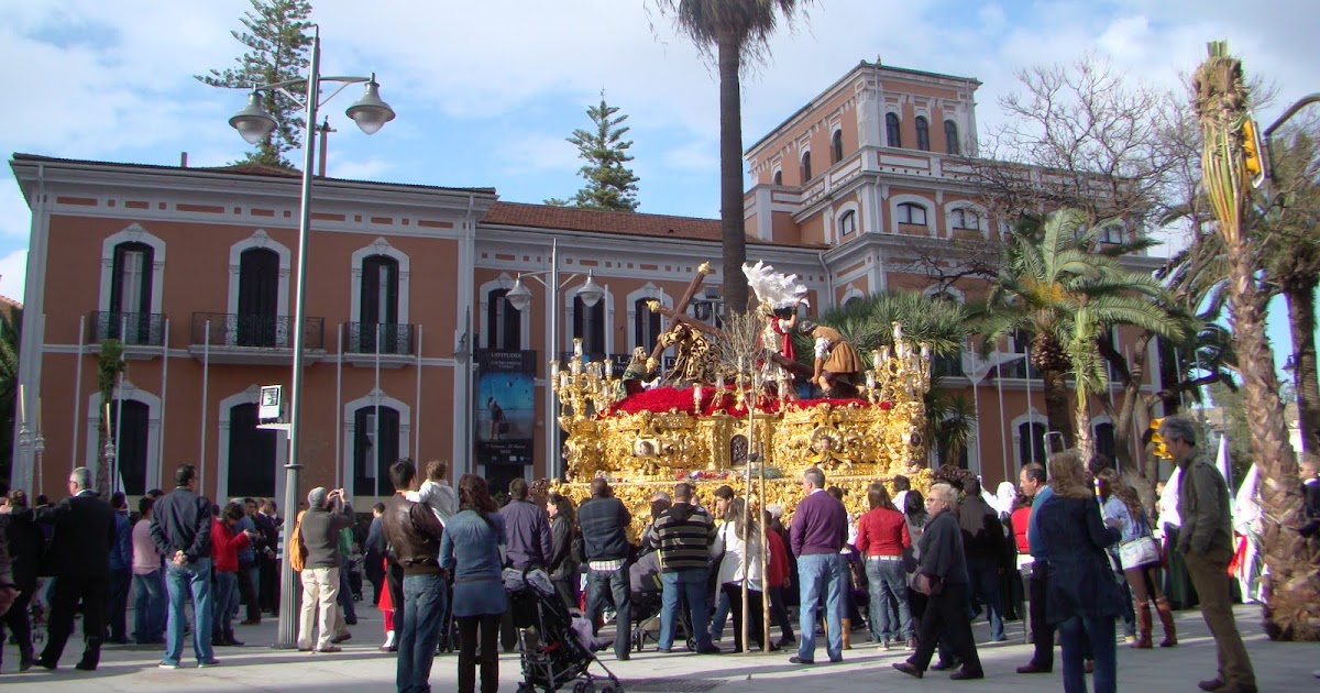 SEMANA SANTA HUELVA TRES CAIDAS