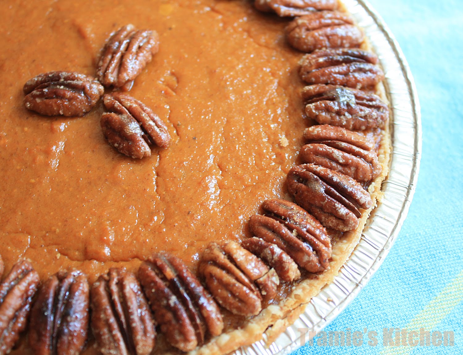 Tramie's Kitchen: A somewhat healthier pumpkin pie