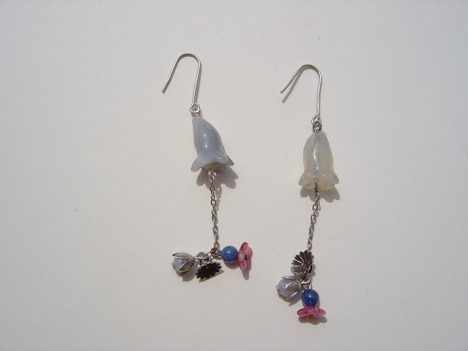 43 boucles d'oreilles 17e