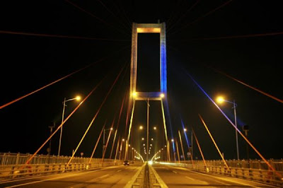 foto jembatan suramadu