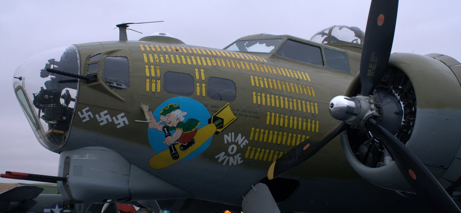 [B17closeup]