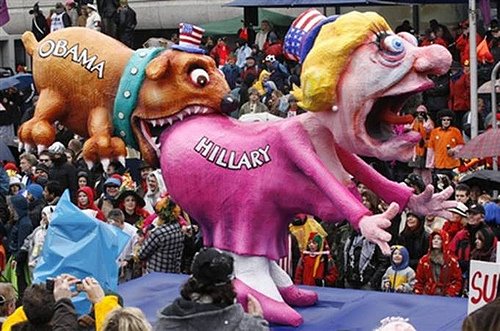 [Obama+Clinton+German+float.jpg]