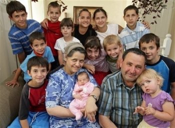 [parents+of+18+children.jpg]