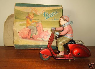 Passagère Pour Side-car – Scooter Vespa Ingap – Tôle – Jouet Mécanique – Italie – Neuf