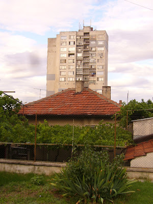 The Tall And The Short In Yambol