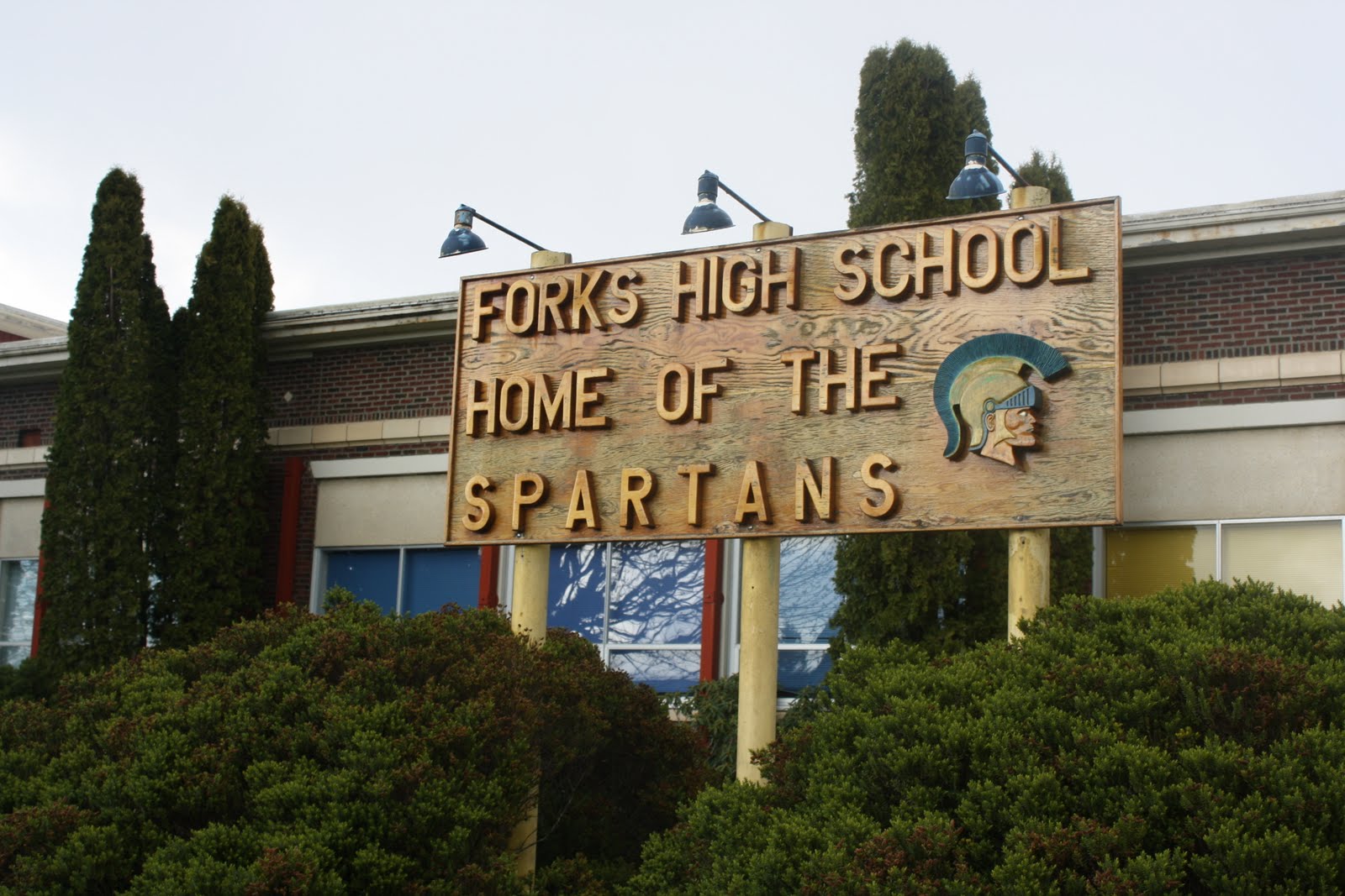 Happily Ever After......... Forks is a FARCE....