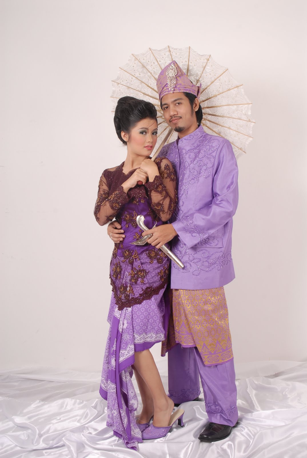 A Story Of Love 'BukUCinTa': koleksi pakaian pengantin