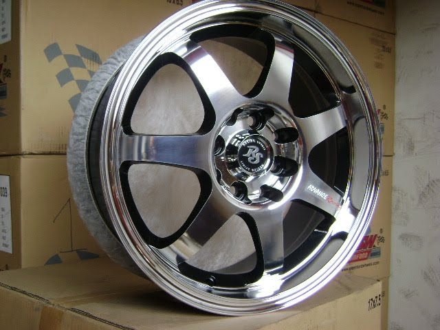 REV MOTORSPORT: RIMS 15