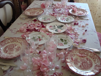 Princesa Nadie: Rosas en el comedor