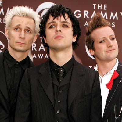 Green Day and American Idiot Musical Cast - 21 Guns (musical) [2009]