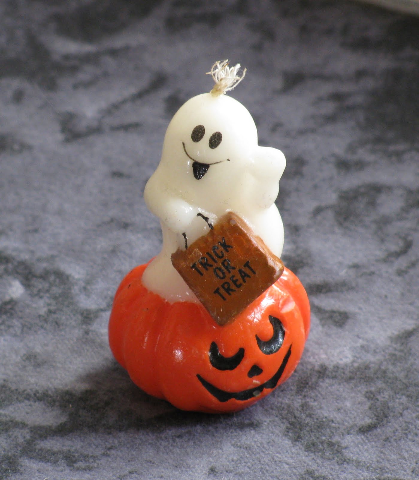ALLHALLOWSGHOST Hallmark Halloween ornaments/pins/hangers,vintage Hallmark Halloween pins,