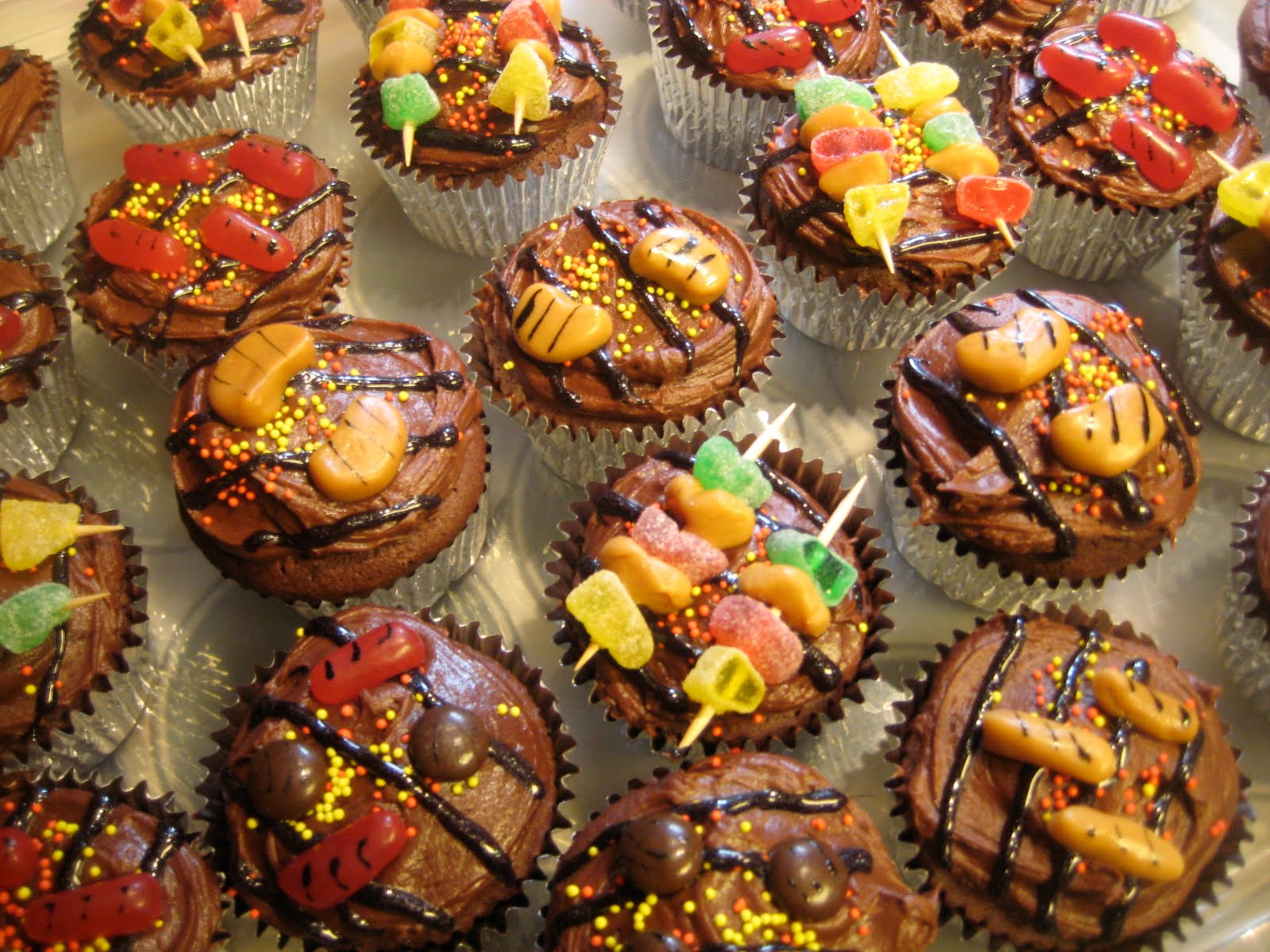 ID Mommy: How To Make BBQ Grill Cupcakes