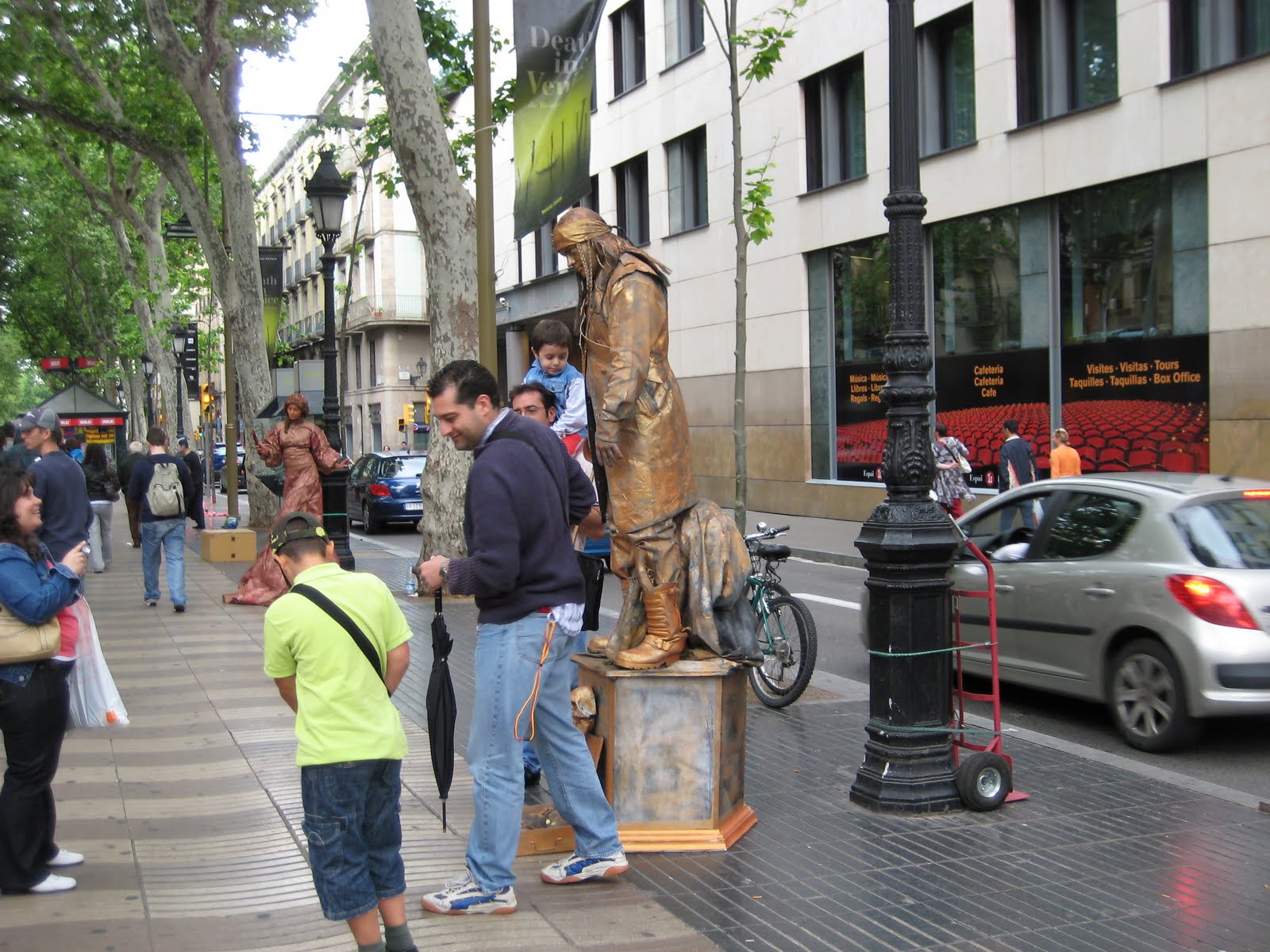 Save Pleasure Island Blog Human Statues in Barcelona