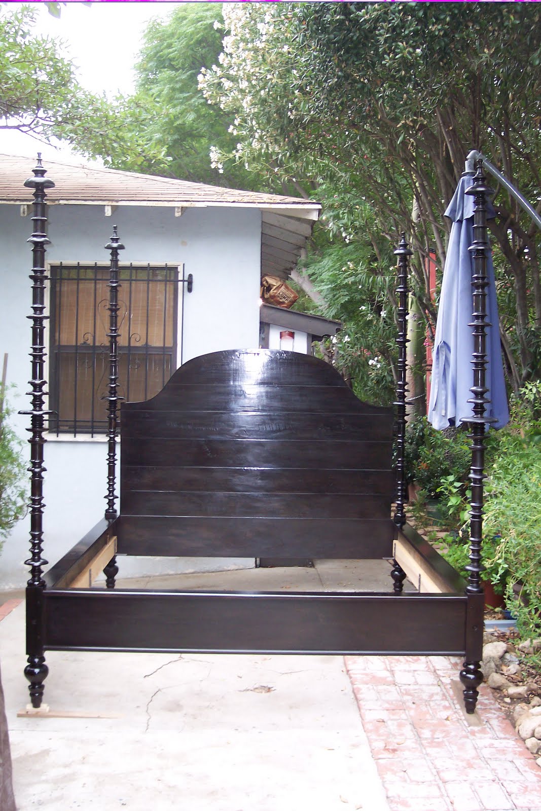 Wood Taste Portuguese Bed and Dining Table