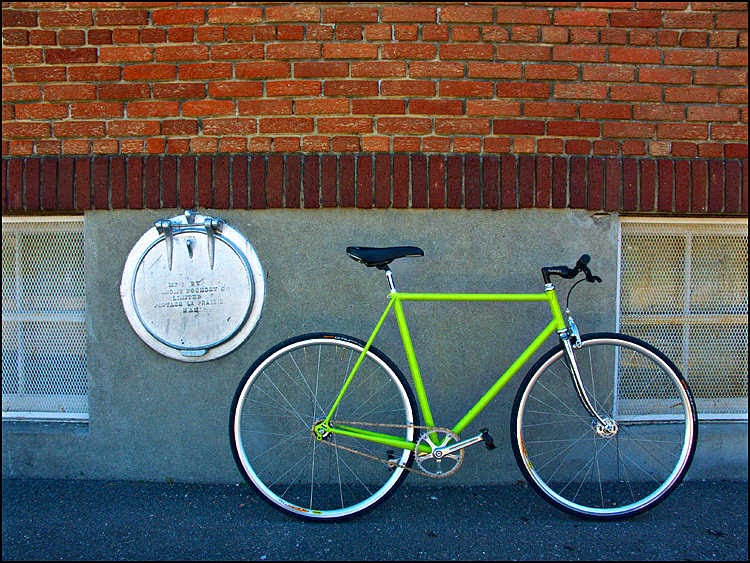 how to ride fixie bike