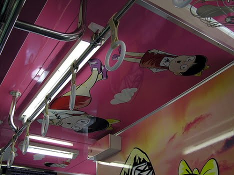 [decorated-trains-in-japan-19.jpg]