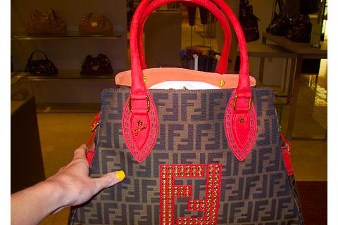 DID YOU NOTICE MY FENDI YELLOW NAILS?